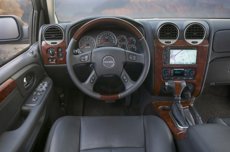  GMC Envoy Denali 2007 года  (фото 16 из 19)